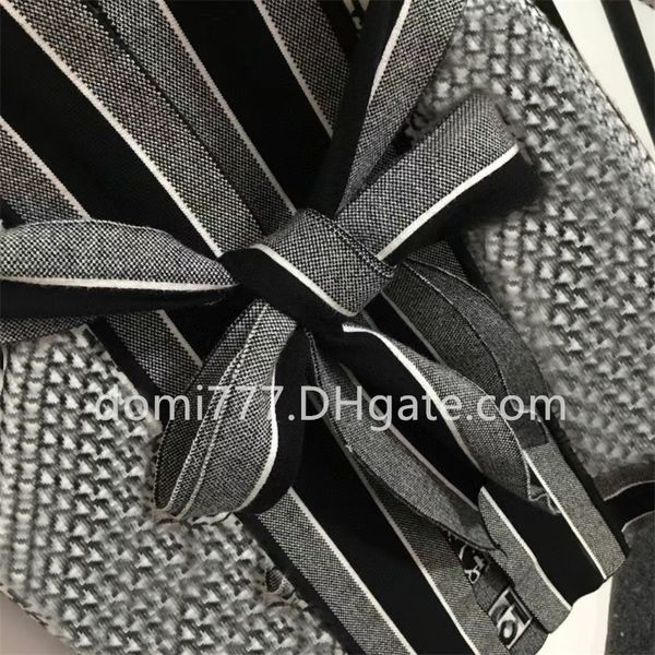 black print style medium length cardigan pajamas women's robe coats for women or men
black print style medium length cardigan pajamas women's robe coats for women or men