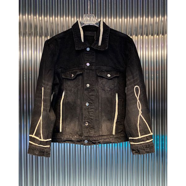 designer men's coat new high street fashion brand a 22 mi washed distressed black embroidered denim jackets casual coat men's card, Black;brown
designer men's coat new high street fashion brand a 22 mi washed distressed black embroidered denim jackets casual coat men's card, Black;brown