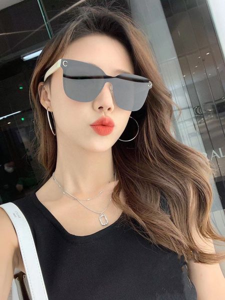 sunglasses 2022 new fashion slimming sunshade glasses female senior designer conjoined large frame females fashions street shooting sunglass, White;black
sunglasses 2022 new fashion slimming sunshade glasses female senior designer conjoined large frame females fashions street shooting sunglass, White;black