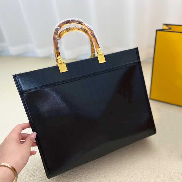 designer bags tote handbags leather letters print shoulder bag purses women luxury texture crossbody shopping handbag y0802
designer bags tote handbags leather letters print shoulder bag purses women luxury texture crossbody shopping handbag y0802