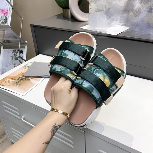 embroidery material thick bottom slipper summer travel women's sandals individual irregular shape sole casual slippers 35-40, Black
embroidery material thick bottom slipper summer travel women's sandals individual irregular shape sole casual slippers 35-40, Black