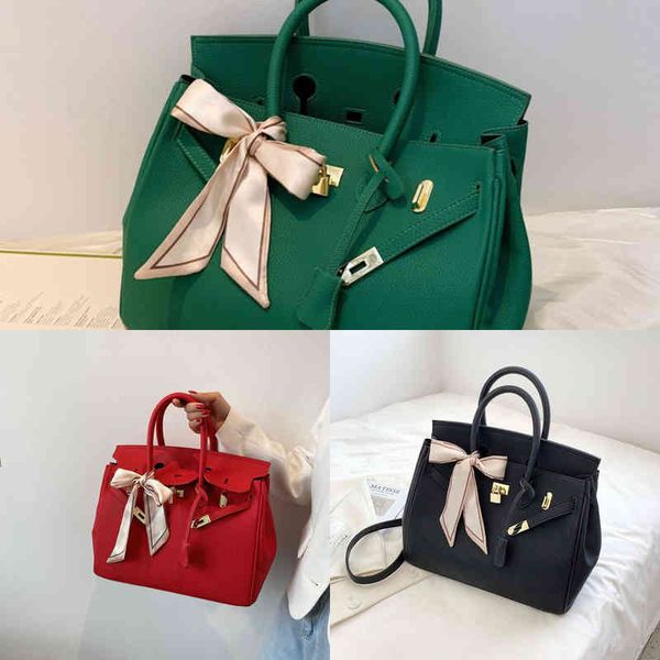 large capacity women's portable bride leather shoulder s for women summer lady clutch crossbody bag 
large capacity women's portable bride leather shoulder s for women summer lady clutch crossbody bag