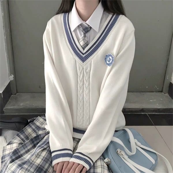 autumn pullover japanese style students school uniform v-neck girls women sweater long sleeve school uniforms 201223, White;black
autumn pullover japanese style students school uniform v-neck girls women sweater long sleeve school uniforms 201223, White;black
