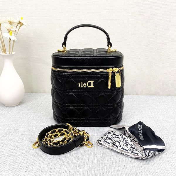 new designer bags women's fashion portable bucket one shoulder messenger small chain
new designer bags women's fashion portable bucket one shoulder messenger small chain