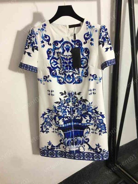 fashion women dresses heavy industry gemstone inlaid blue and white porcelain print round neck short sleeve dress luxury designer women clot, Black;gray
fashion women dresses heavy industry gemstone inlaid blue and white porcelain print round neck short sleeve dress luxury designer women clot, Black;gray