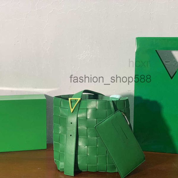 fashion designer bag handbags woven bucket bags totes shoulder women's crossbody bags soft calfskin large capacity 2022 new
fashion designer bag handbags woven bucket bags totes shoulder women's crossbody bags soft calfskin large capacity 2022 new