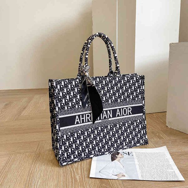 2022 new designer handbags design bags autumn fashion foreign letter silk scarf style
2022 new designer handbags design bags autumn fashion foreign letter silk scarf style