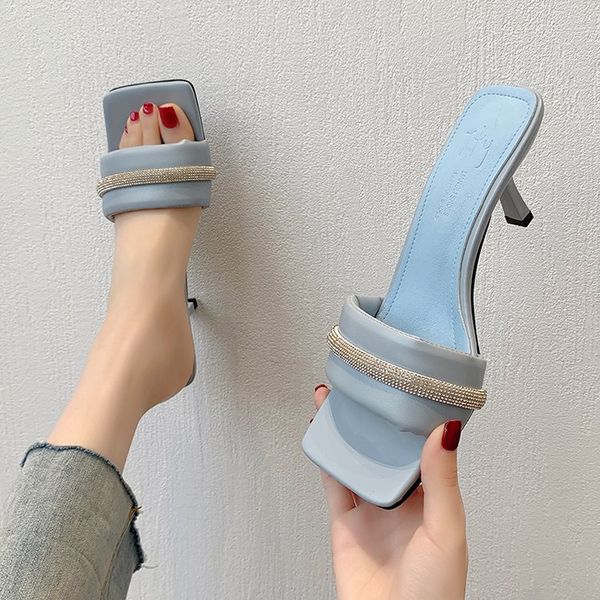 2022 korean style summer new fashionable chunky heel low heel flip-flops open toe internet celebrity slippers, Black
2022 korean style summer new fashionable chunky heel low heel flip-flops open toe internet celebrity slippers, Black