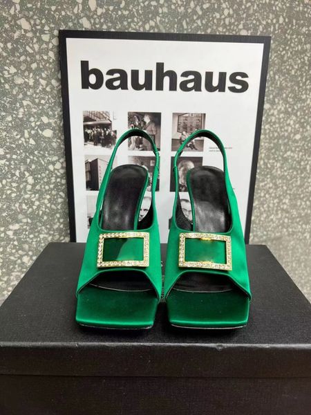 classic women's shoes designer high heels flash high heels sandals fashion beach thick soled dress shoes letters women's sandals l, Black
classic women's shoes designer high heels flash high heels sandals fashion beach thick soled dress shoes letters women's sandals l, Black