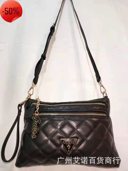 fashion luxury designergs new 2022 women's simple rhombic solid color hand single shoulder messenger bag
fashion luxury designergs new 2022 women's simple rhombic solid color hand single shoulder messenger bag