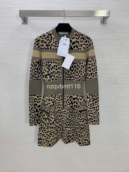 casual dresses autumn wang ziwen's same letter zipper placket, back jacquard a, leopard print long sleeve knitted skirt, Black;gray
casual dresses autumn wang ziwen's same letter zipper placket, back jacquard a, leopard print long sleeve knitted skirt, Black;gray