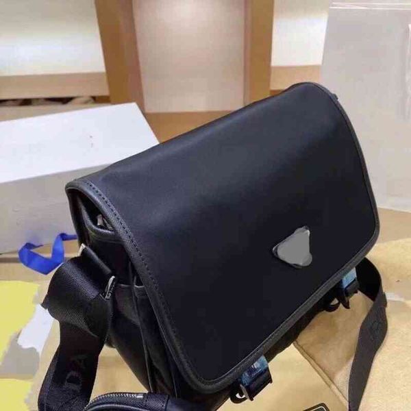 single 2021 new men's canvas flap shoulder messenger fashion versatile men's leisure
single 2021 new men's canvas flap shoulder messenger fashion versatile men's leisure