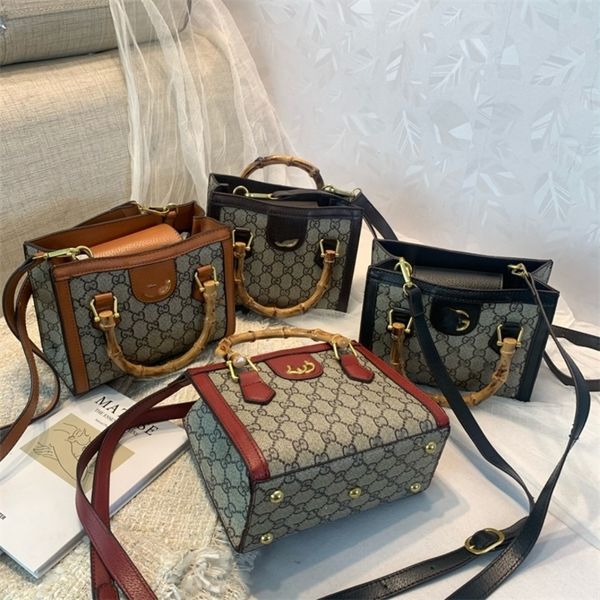 2022 luxury jewelry designer bag spring and summer high-capacity women armpit small square one
2022 luxury jewelry designer bag spring and summer high-capacity women armpit small square one