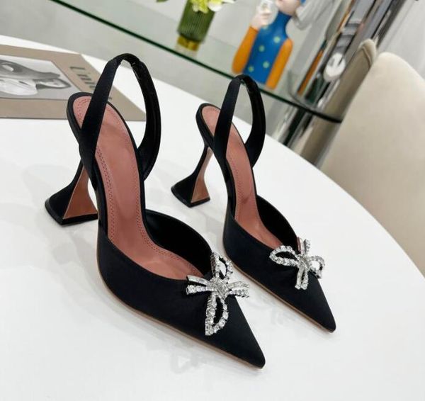 2022luxury designer sandals high heeled shoes amina muaddi begum bow crystal-embellished buckle pointed toesl sunflower sandal summer footwe, Black
2022luxury designer sandals high heeled shoes amina muaddi begum bow crystal-embellished buckle pointed toesl sunflower sandal summer footwe, Black