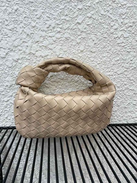 women luxurys designers jodie bags leather handbags women's soft woven handbag tote clutch purses braided underarm bag
women luxurys designers jodie bags leather handbags women's soft woven handbag tote clutch purses braided underarm bag