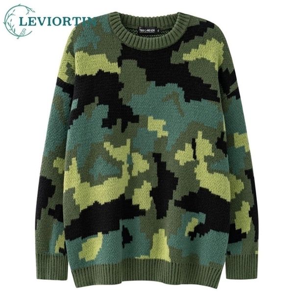 american casual men color blocking camouflage long sleeve round neck knitted sweater high street autumn winter loose pullover 220817, White;black
american casual men color blocking camouflage long sleeve round neck knitted sweater high street autumn winter loose pullover 220817, White;black