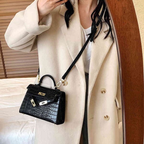 explosive fashion bags heme bag 2022 autumn and winter simple leisure popular messenger bag women's texture design
explosive fashion bags heme bag 2022 autumn and winter simple leisure popular messenger bag women's texture design