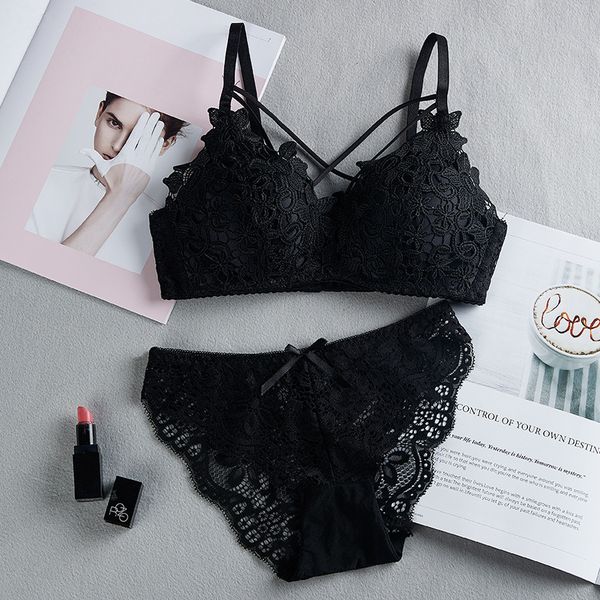 bras sets embroidered flower triangle cup strappy bralette lace gathered bra & brief sets, Red;black
bras sets embroidered flower triangle cup strappy bralette lace gathered bra & brief sets, Red;black