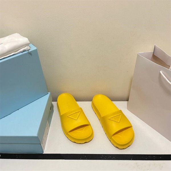 2022 men slipper fashion women sandals designer slippers classic real leather slides platform flats shoes sneakers boots size 35-42, Black
2022 men slipper fashion women sandals designer slippers classic real leather slides platform flats shoes sneakers boots size 35-42, Black