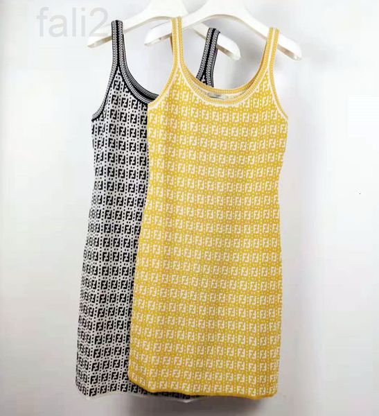 women's sweaters designer 21 summer new letter three-dimensional jacquard slim sling knitted women's skirt thread high waist tempe, White;black
women's sweaters designer 21 summer new letter three-dimensional jacquard slim sling knitted women's skirt thread high waist tempe, White;black