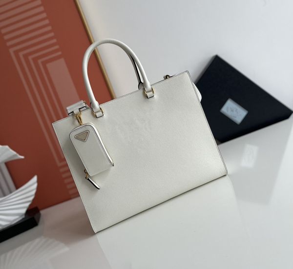 designer bags new fashion ladies handbags men's composite bags ladies clutch bag shoulder tote bags large capacity bucket bag
designer bags new fashion ladies handbags men's composite bags ladies clutch bag shoulder tote bags large capacity bucket bag