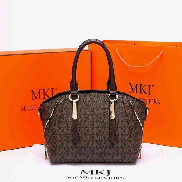 women's bag summer style versatile fashion atmosphere one shoulder tote bag large capacity portable menger
women's bag summer style versatile fashion atmosphere one shoulder tote bag large capacity portable menger