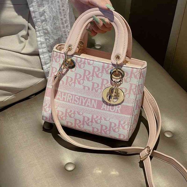 designer advanced sense of style portable bag women's new fashion princess handbags
designer advanced sense of style portable bag women's new fashion princess handbags