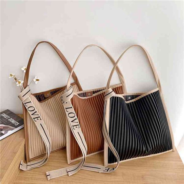 fashion large capacity bag women's 2022 new wrinkled tote simple single shoulder underarm bread designer bags for women
fashion large capacity bag women's 2022 new wrinkled tote simple single shoulder underarm bread designer bags for women