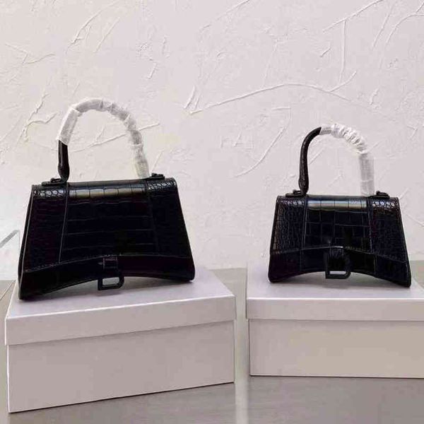 lady shopping shoulder bags fashion handbags women totes cross body half moon luxury genuine leather classic retro 1tml
lady shopping shoulder bags fashion handbags women totes cross body half moon luxury genuine leather classic retro 1tml