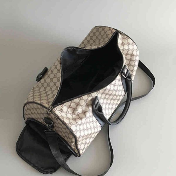 new fashion travel bag female pu luggage mountaineering fitness portablewomen's leisure outdoor beach handbags
new fashion travel bag female pu luggage mountaineering fitness portablewomen's leisure outdoor beach handbags