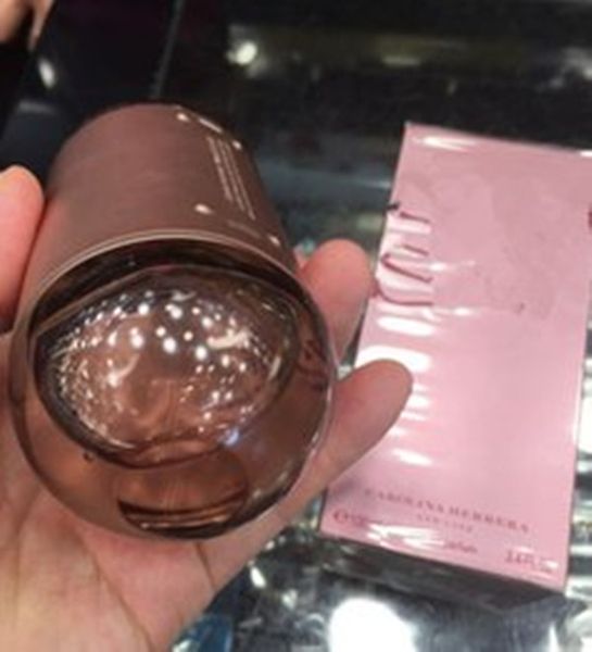 2022 parfum lady women men's perfumes red gray pink 212 fragrance perfume men long lasting e 100ml twe one twe
2022 parfum lady women men's perfumes red gray pink 212 fragrance perfume men long lasting e 100ml twe one twe