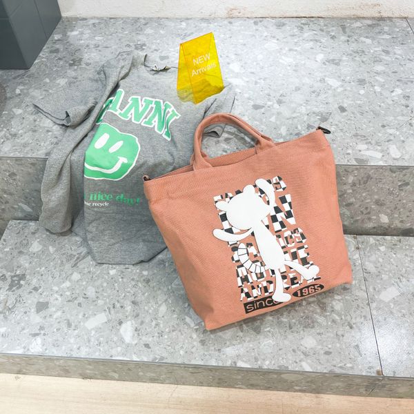 designer bag shoulder handbags with cartoon print and canvas large capacity 30cm
designer bag shoulder handbags with cartoon print and canvas large capacity 30cm