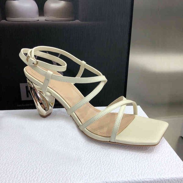sandals summer women's shoes are simple, fashionable versatile, with a zigzag cross belt an elegant square head thick high-heeled, Black
sandals summer women's shoes are simple, fashionable versatile, with a zigzag cross belt an elegant square head thick high-heeled, Black