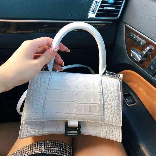 0q7m premium bag 2021 fashion new b women's crocodile hourglass bag leather one shoulder messenger hand
0q7m premium bag 2021 fashion new b women's crocodile hourglass bag leather one shoulder messenger hand