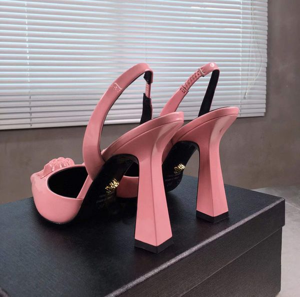 2021 latest fashion patent leather high-heeled sandals pointed decorative pump 11cm designer banquet slide women's shoes factory shoe 4, Black
2021 latest fashion patent leather high-heeled sandals pointed decorative pump 11cm designer banquet slide women's shoes factory shoe 4, Black
