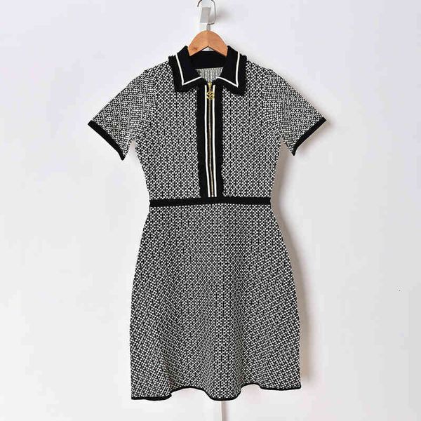 casual dresses autumn winter french style small fragrance lapel black and white stitching slim fitting dress for women, Black;gray
casual dresses autumn winter french style small fragrance lapel black and white stitching slim fitting dress for women, Black;gray