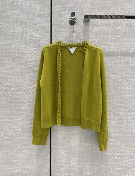 2022 early spring european women's sweaters fashion brand new kiwi fruit green wool knitted cardigan, White;black
2022 early spring european women's sweaters fashion brand new kiwi fruit green wool knitted cardigan, White;black