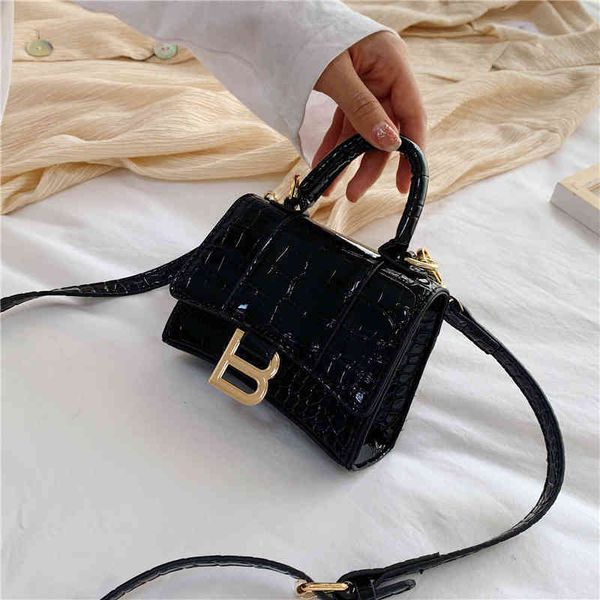 handbags 2022 women's sling one shoulder messenger small square crocodile pattern armpit mini women
handbags 2022 women's sling one shoulder messenger small square crocodile pattern armpit mini women