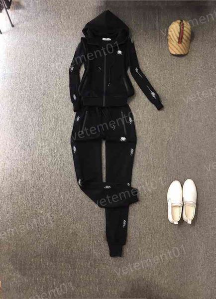 womens two piece pants classic streetwear brand chest logo hooded jacket with side-embellished trousers 2 piece sets luxury designer tracksu, White
womens two piece pants classic streetwear brand chest logo hooded jacket with side-embellished trousers 2 piece sets luxury designer tracksu, White