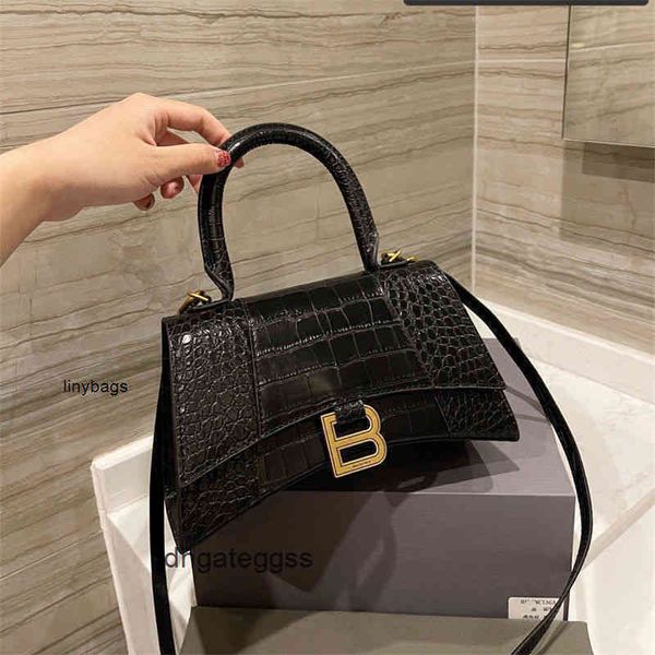 balencaigass handbags italy new hourglass bags handbag womens leather hourglass hand retro single shoulder trendy luxury 5a quality leather
balencaigass handbags italy new hourglass bags handbag womens leather hourglass hand retro single shoulder trendy luxury 5a quality leather