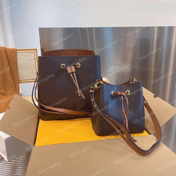 neonoe drawstring bucket bags cross body designers bag black/brown/pink/red leather trim monograms mm shoulder bags neo noe hobo totes m4488
neonoe drawstring bucket bags cross body designers bag black/brown/pink/red leather trim monograms mm shoulder bags neo noe hobo totes m4488