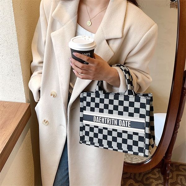 large capacity female autumn and winter fashion checkerboard portable single net red canvas tote 45% off sell online
large capacity female autumn and winter fashion checkerboard portable single net red canvas tote 45% off sell online