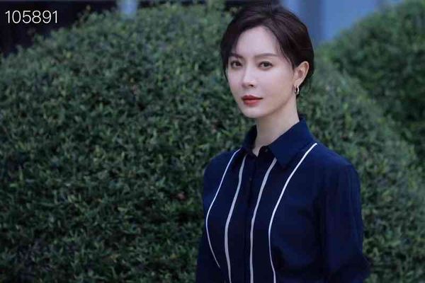 casual dresses chen shuxing's same mulberry silk shirt + high waist skirt suit dark blue temperament, Black;gray
casual dresses chen shuxing's same mulberry silk shirt + high waist skirt suit dark blue temperament, Black;gray