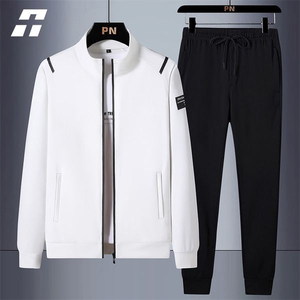 casual mens tracksuit spring autumn sportswear men 2 piece sets sweatpants print brand zipper male sweatshirt suit plus size 220813, Gray
casual mens tracksuit spring autumn sportswear men 2 piece sets sweatpants print brand zipper male sweatshirt suit plus size 220813, Gray