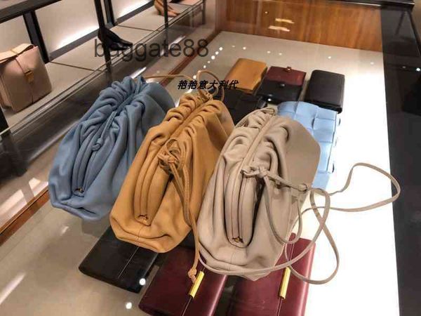 bags classic venetas designer bottegas handbags women's bag pouch yunduo dumpling bag holding one shoulder messenger bag
bags classic venetas designer bottegas handbags women's bag pouch yunduo dumpling bag holding one shoulder messenger bag