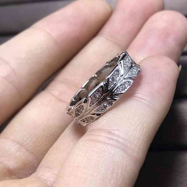 rme4 t family's new vine full diamond ring men's and women's classic diamond crossing 18k metal couple ring, Silver
rme4 t family's new vine full diamond ring men's and women's classic diamond crossing 18k metal couple ring, Silver