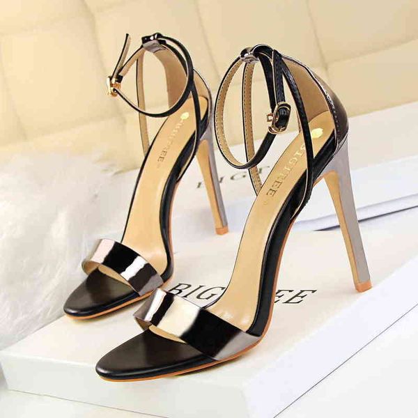 high-heeled women sandals women's stiletto summer open-toe buckle straps black female sandalias mujer chaussure femme zapatos t220730
high-heeled women sandals women's stiletto summer open-toe buckle straps black female sandalias mujer chaussure femme zapatos t220730