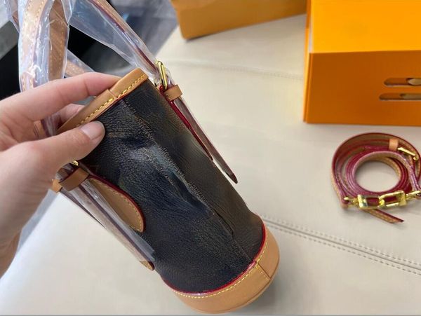 wallet fashion bags card holder carry around women money cards coins bag men leather purse long business wallets with box, Red;black
wallet fashion bags card holder carry around women money cards coins bag men leather purse long business wallets with box, Red;black