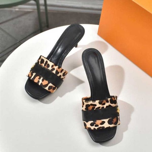 2022 classic designer slides slippers real leather black snake pattern leopard flat high heels luxurys sandals
2022 classic designer slides slippers real leather black snake pattern leopard flat high heels luxurys sandals