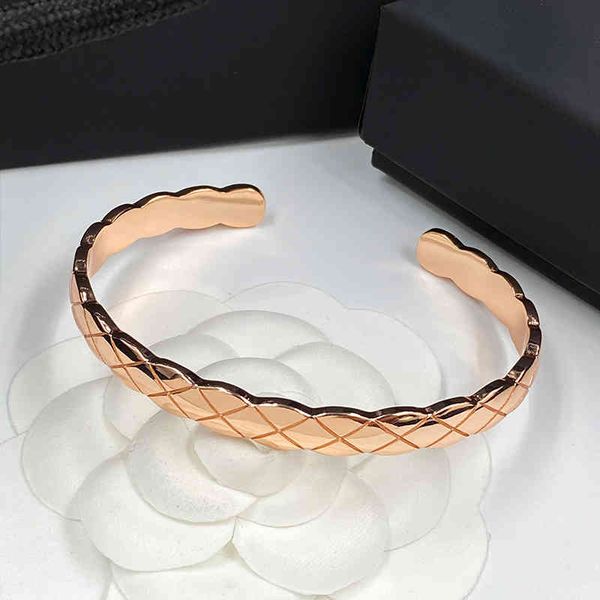 designer bracelet classic c vintage luxury brand jewelry rose gold diamond checkered open bracelets women's accessories valentine', Golden;silver
designer bracelet classic c vintage luxury brand jewelry rose gold diamond checkered open bracelets women's accessories valentine', Golden;silver